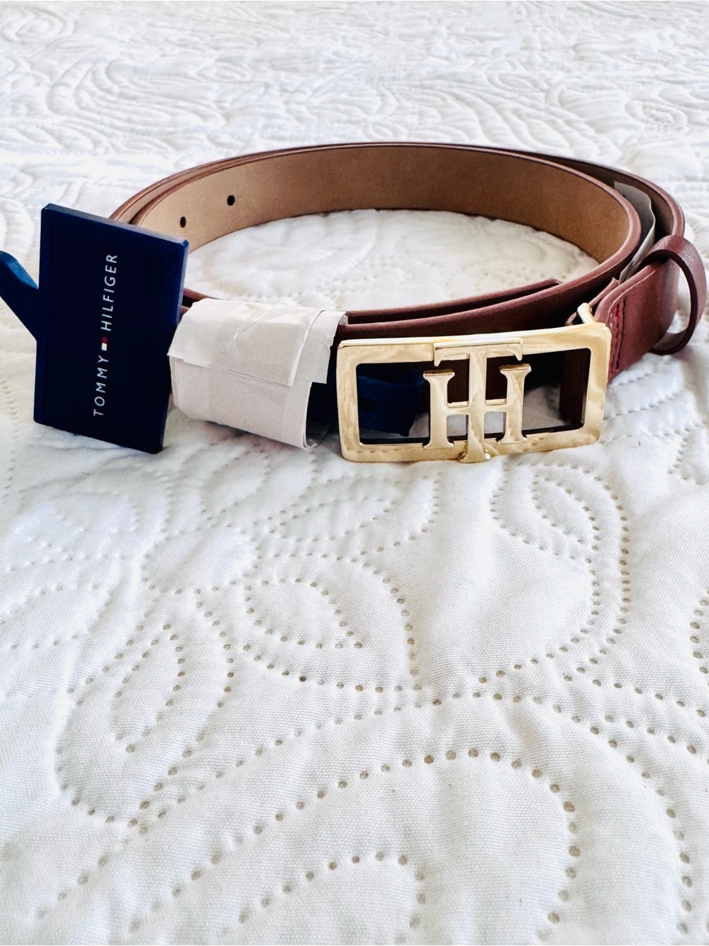 Tommy Hilfiger Brown women’s Belt with Gold TH Buckle. Size M